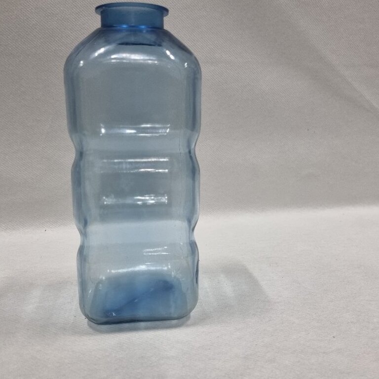Square blue drinking bottle 750 ml